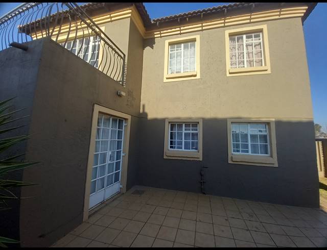 2 BEDROOM FREEHOLD FOR SALE IN BRAKPAN NORTH